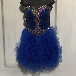 Blue strapless short prom dress